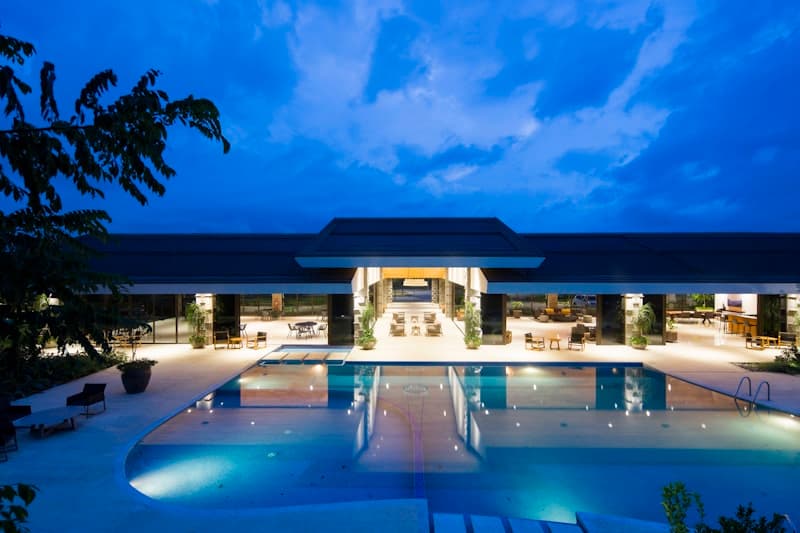 Hospitality & Aviation